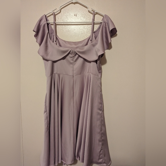 NWOT LE CHATEAU 'Satin Cold Shoulder' Lavender Midi Dress Size L With POCKETS - Picture 6 of 9